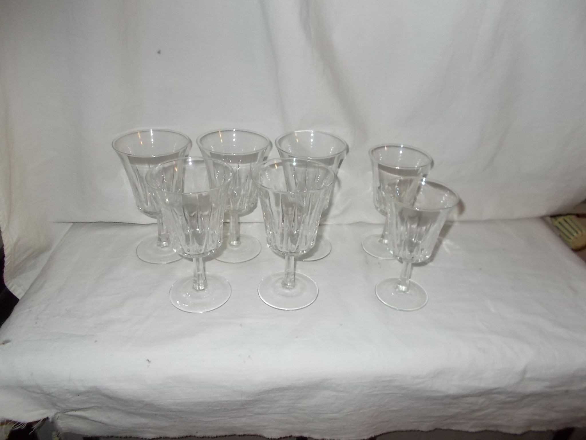 Lot 7 verres ancien sur pied