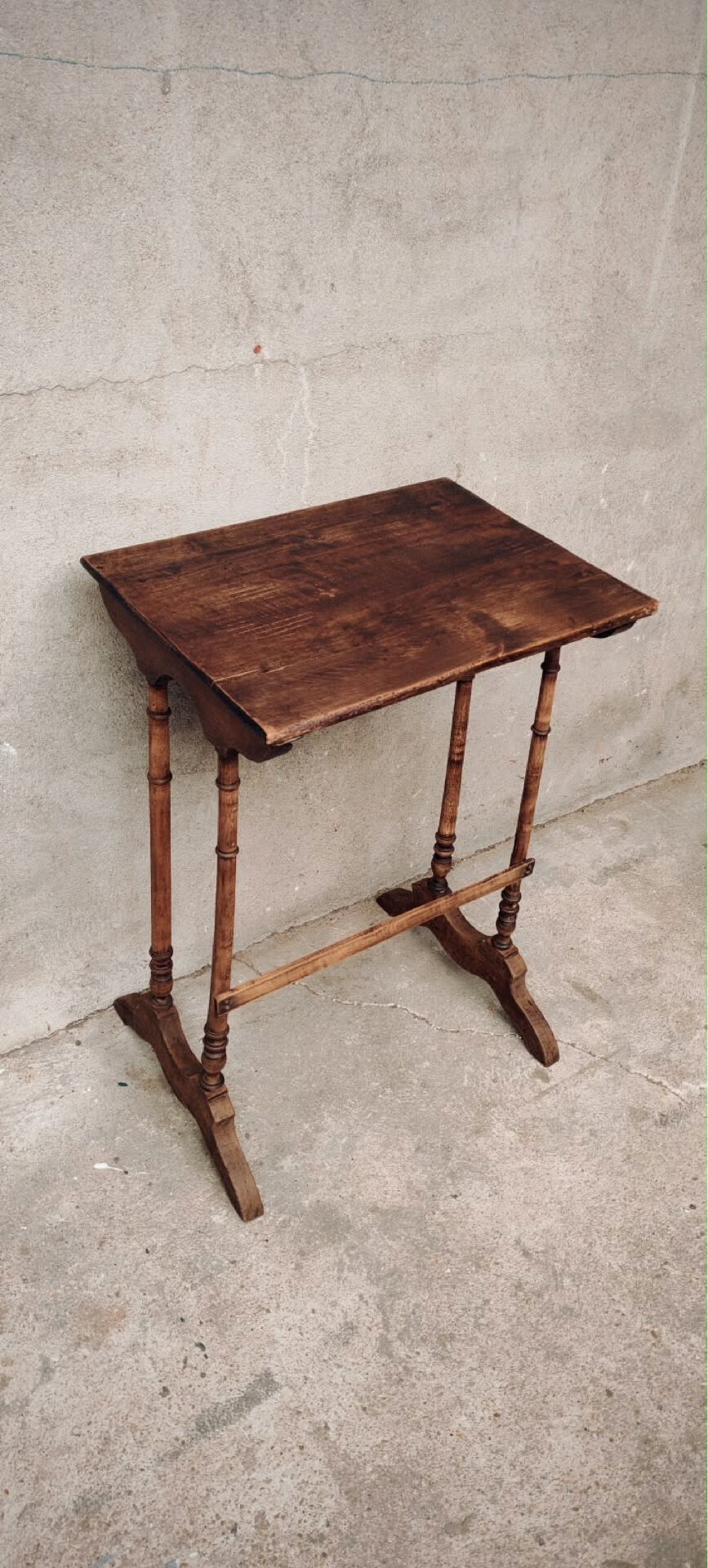 Console, desserte, bout de canapé ou chevet