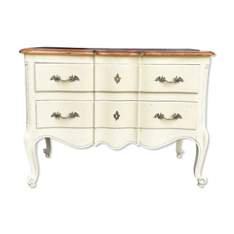 Antique chest of drawers