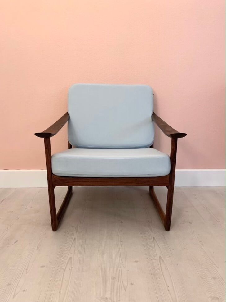 lounge. chair by Hvidt & mølgaard