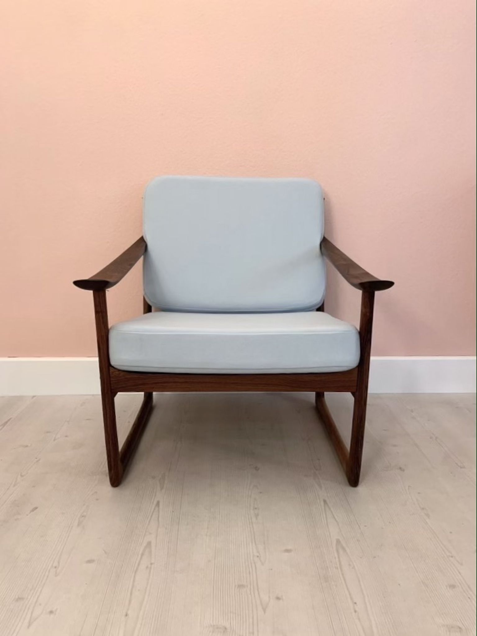 lounge. chair by Hvidt & mølgaard