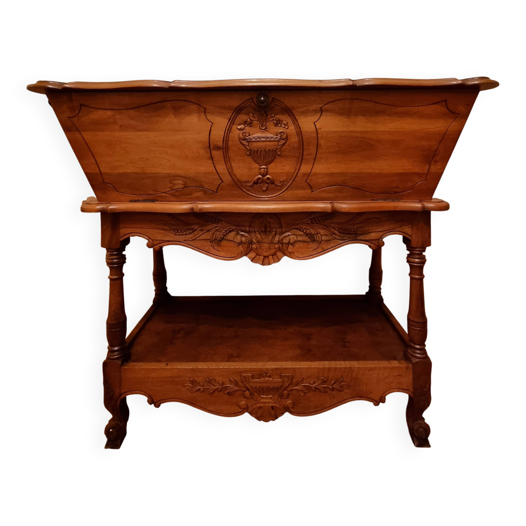 Provençal-style dough mixer