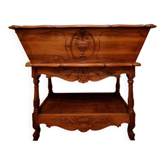 Provençal-style dough mixer