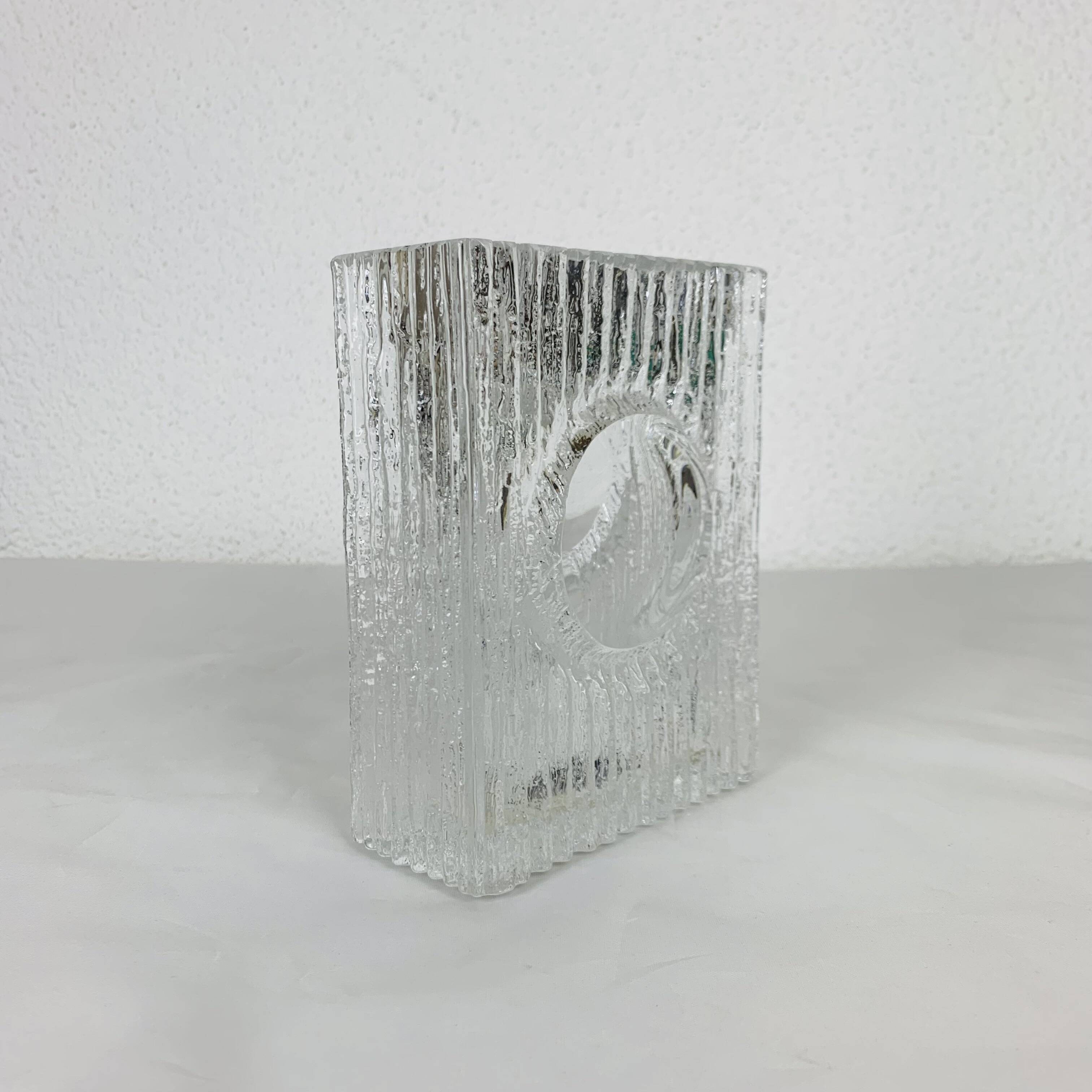 Daum vase, Cratère model, crystal, 1970s