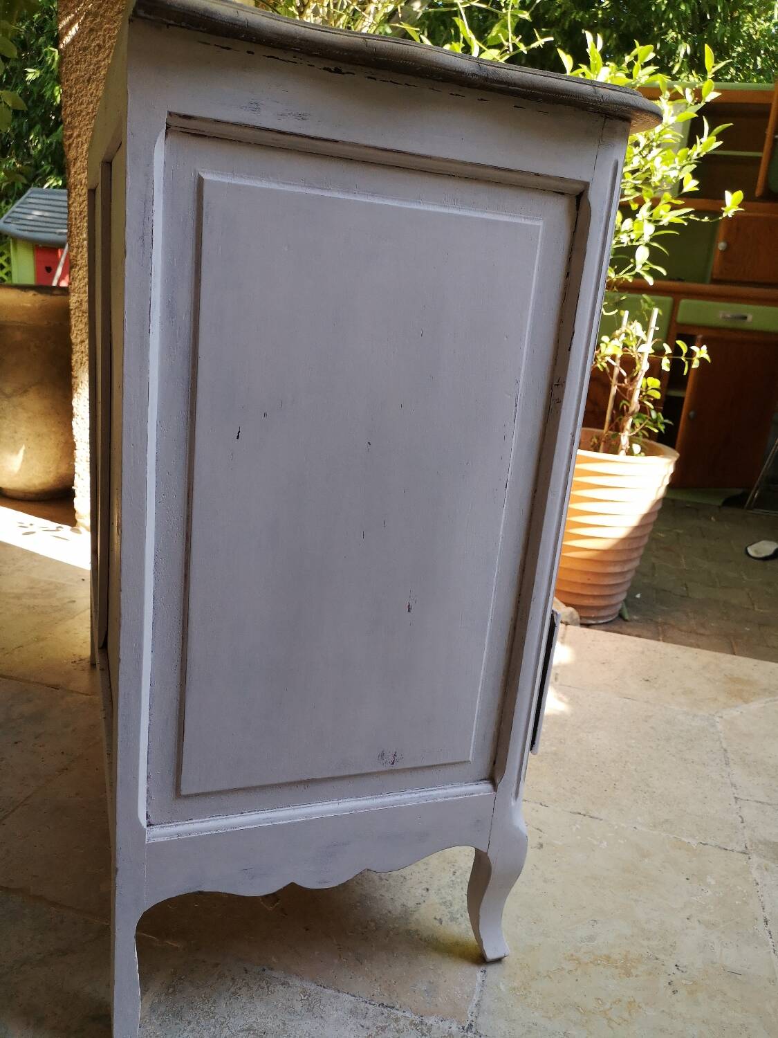 Antique chest of drawers