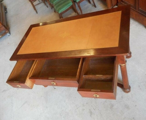 Bureau plat style Empire en acajou