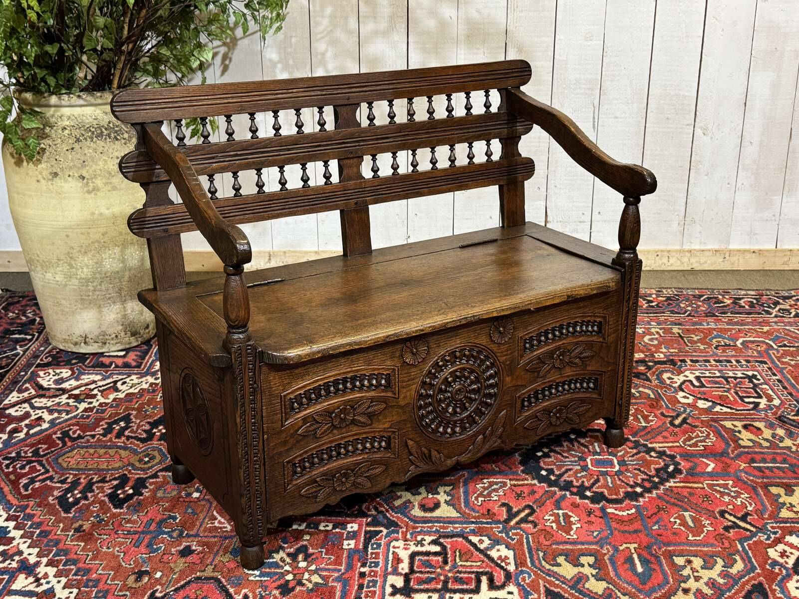 Chestnut bank chest from the 19th century.