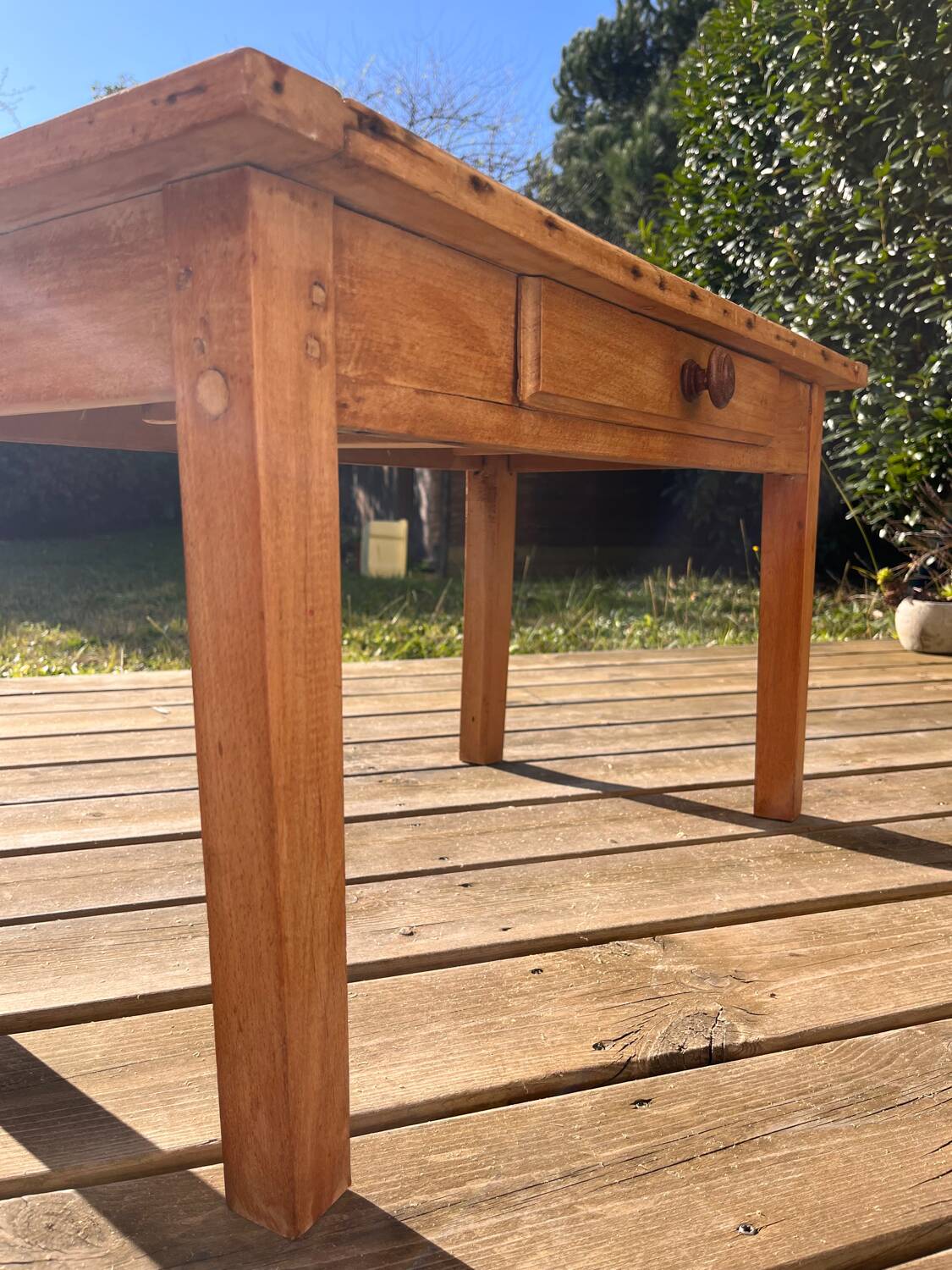 Old farmhouse coffee table in solid wood, 1 drawer