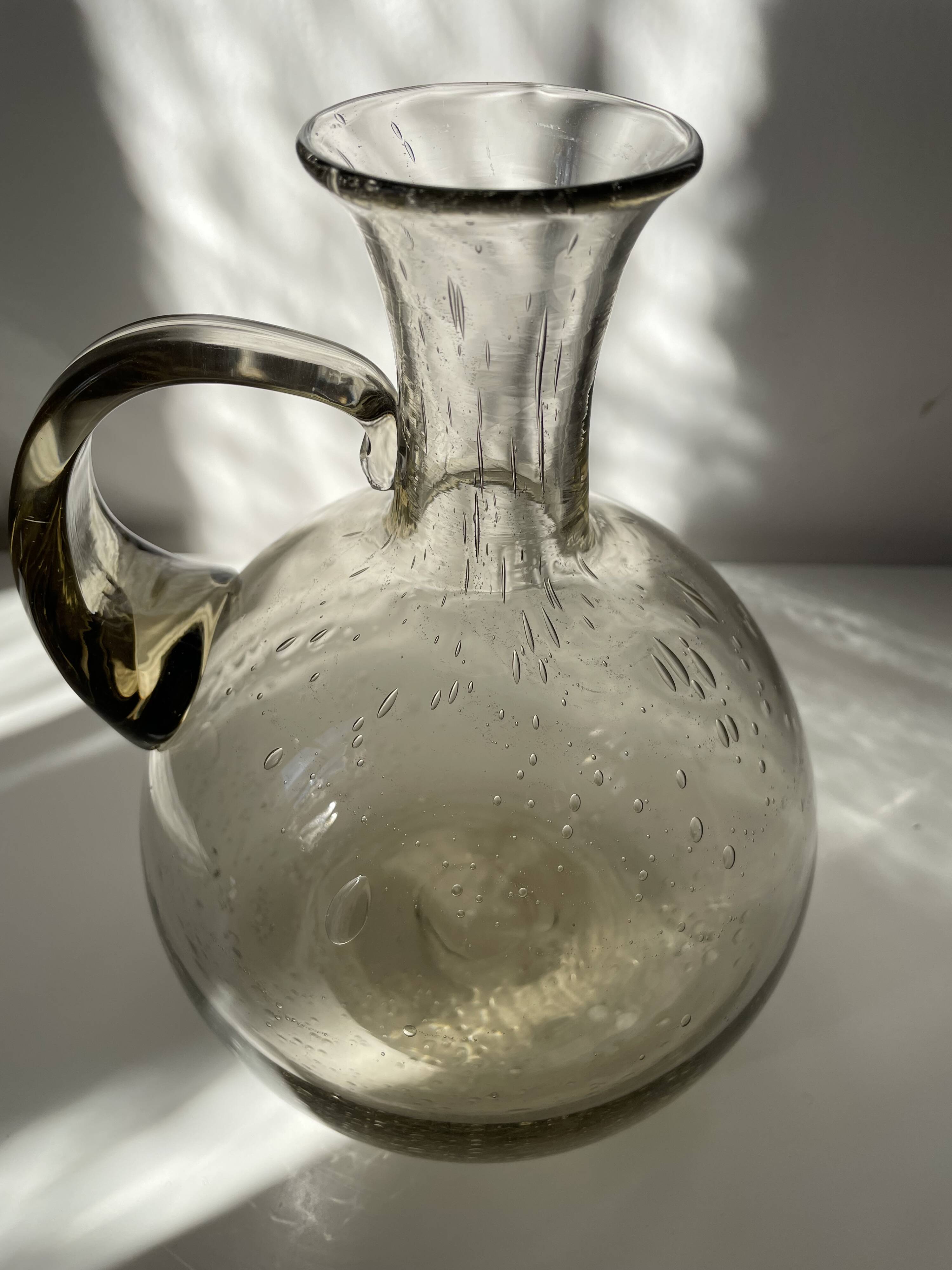 Bubble glass carafe