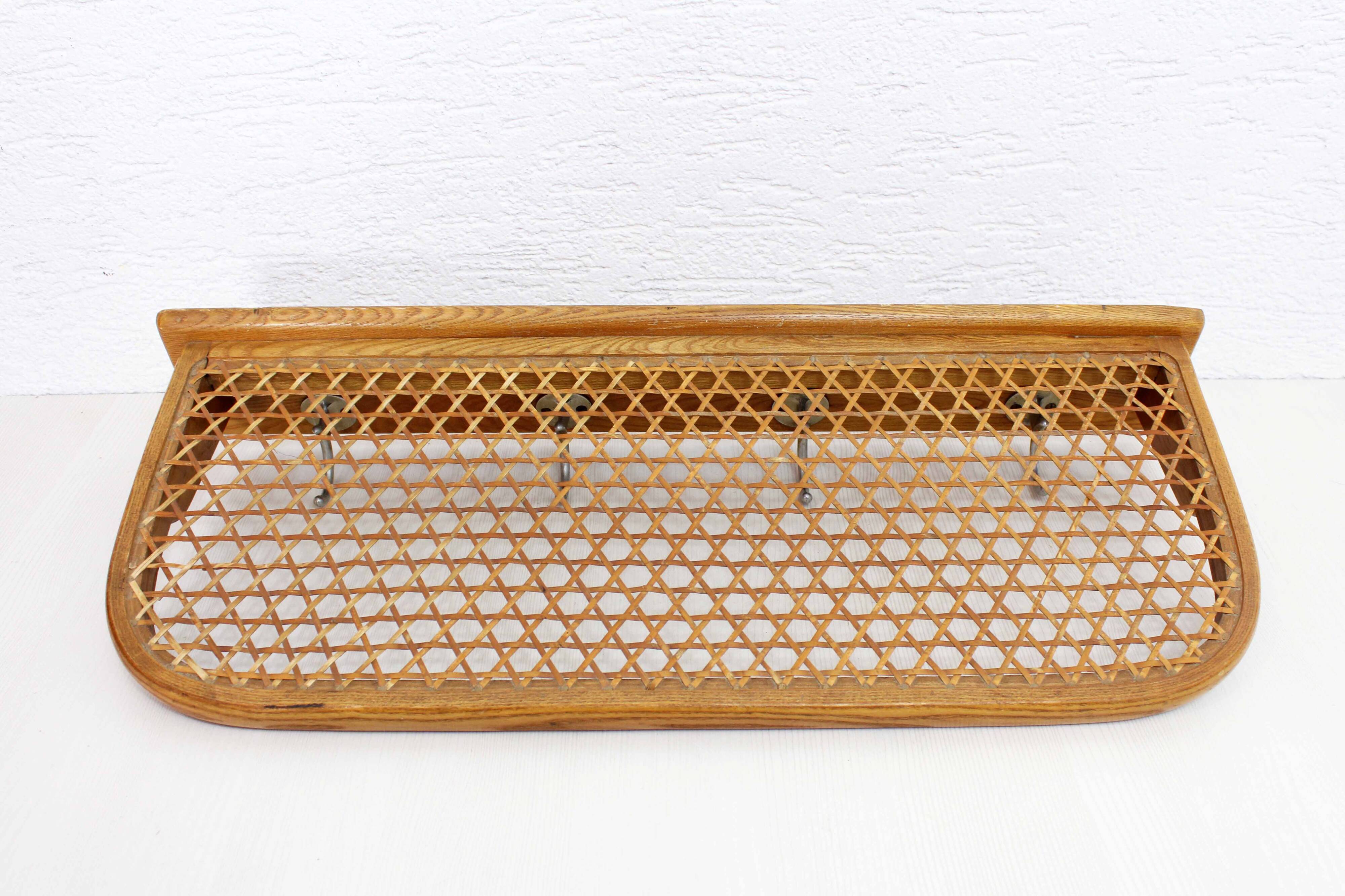 Wall coat rack with shelf