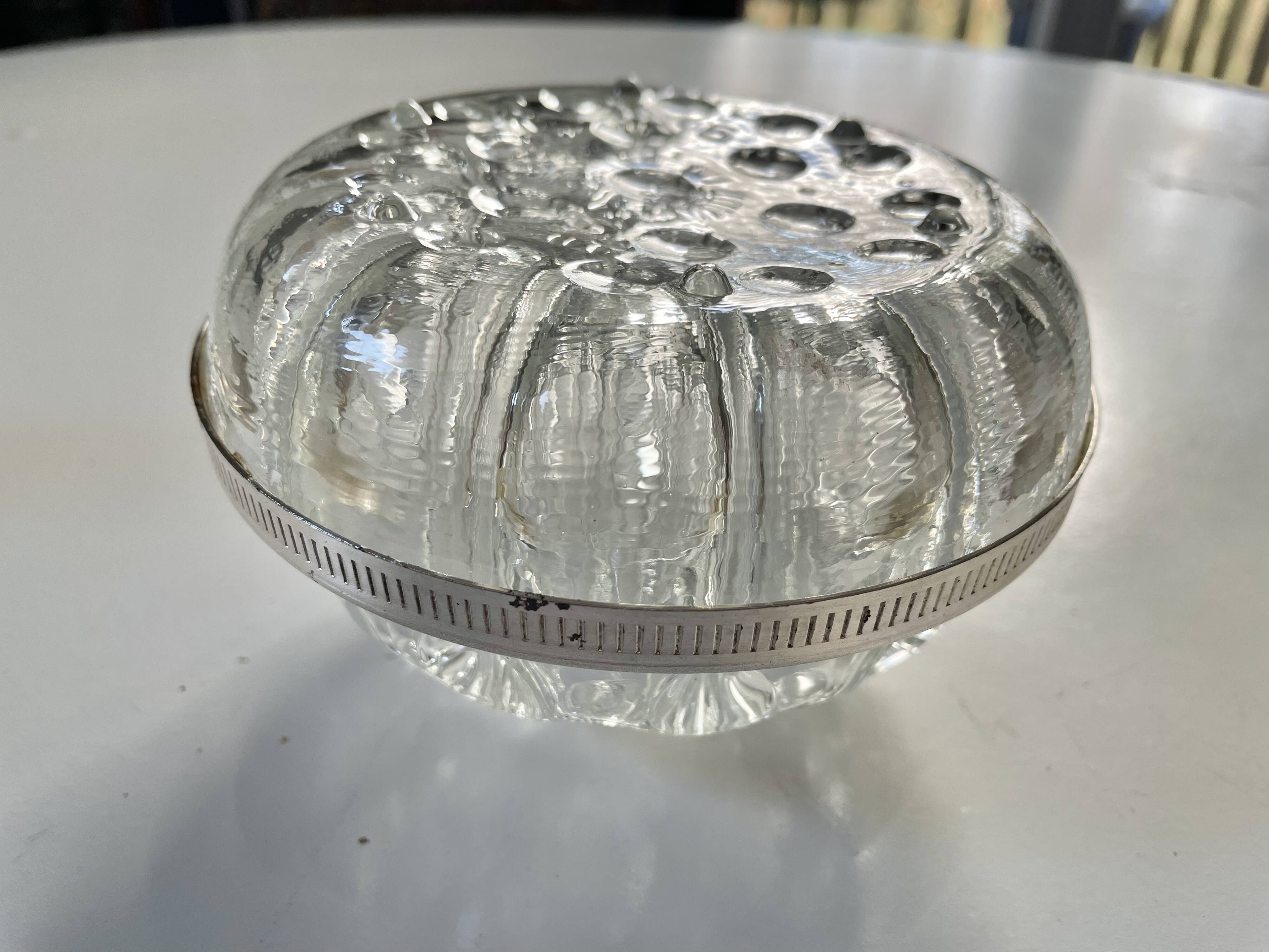 Crystal flower frog from Reims