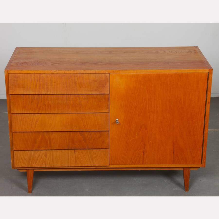 Commode en bois produite République tchèque, 1960