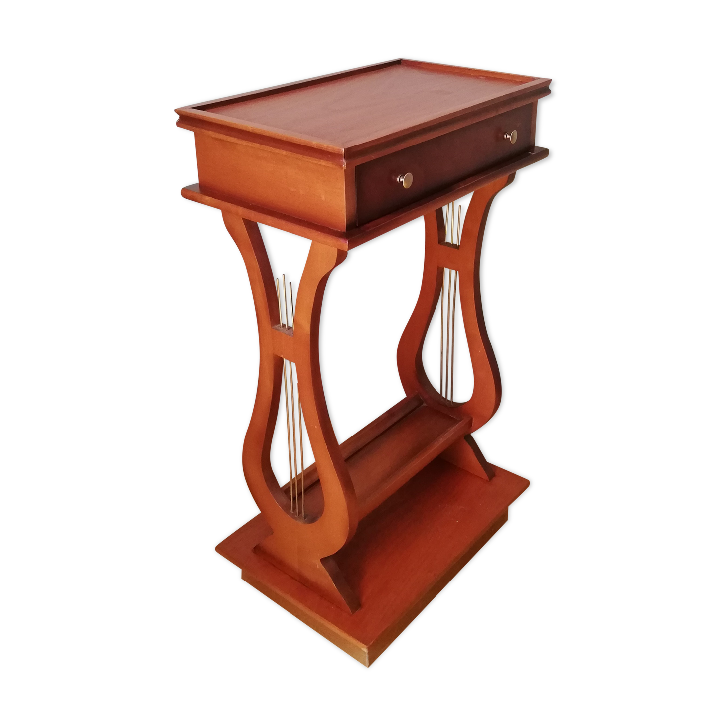 Pedestal table or English cherry saddle with lyre feet