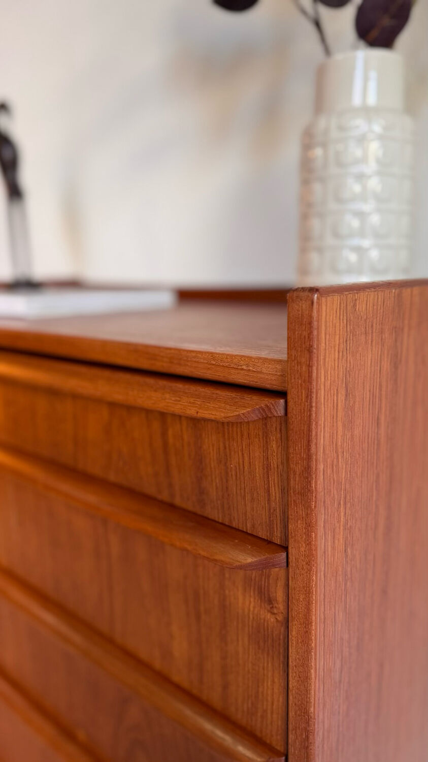 Danish vintage chest of drawers in teak