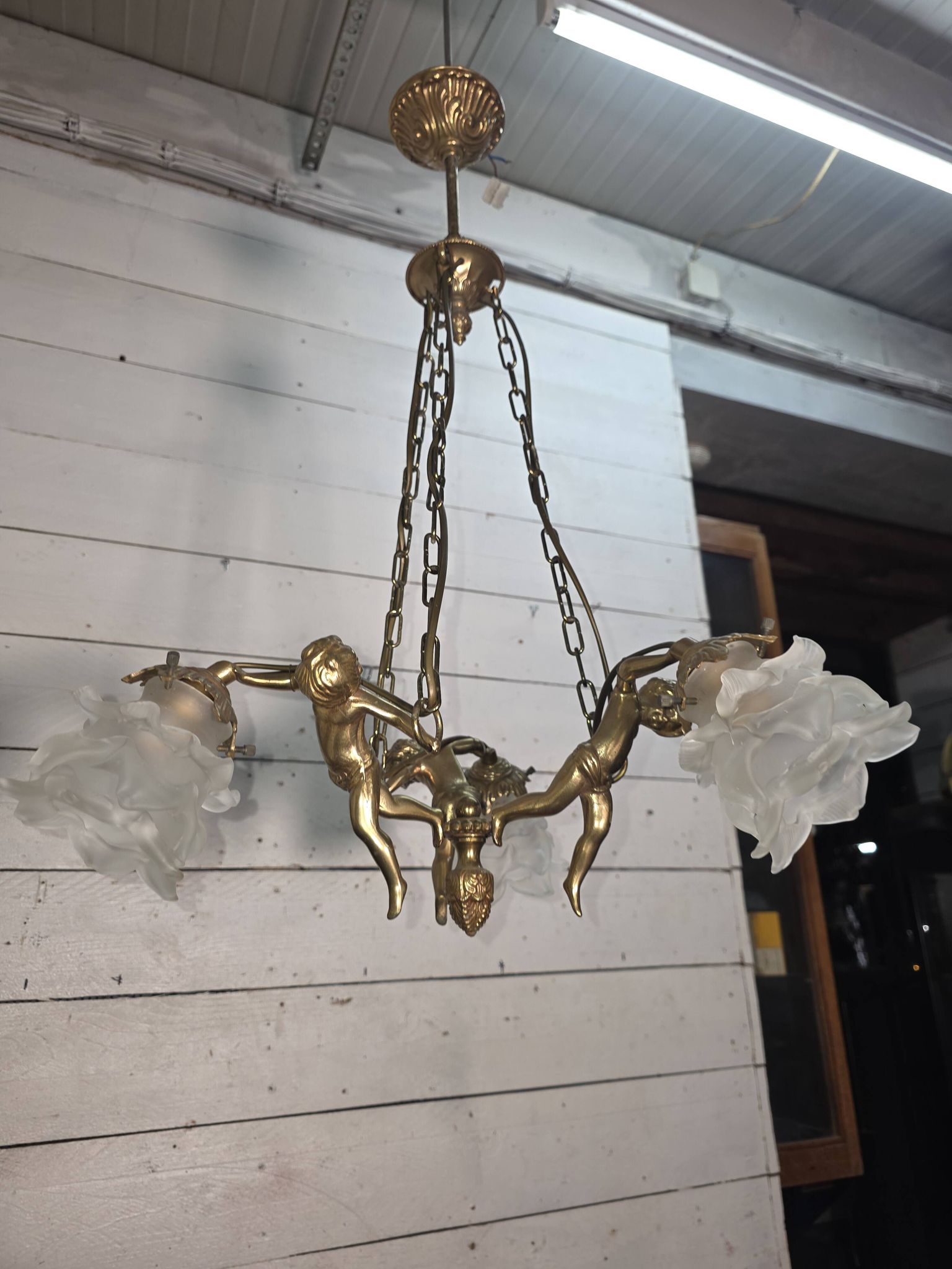 Lustre aux angelots en bronze années 70
