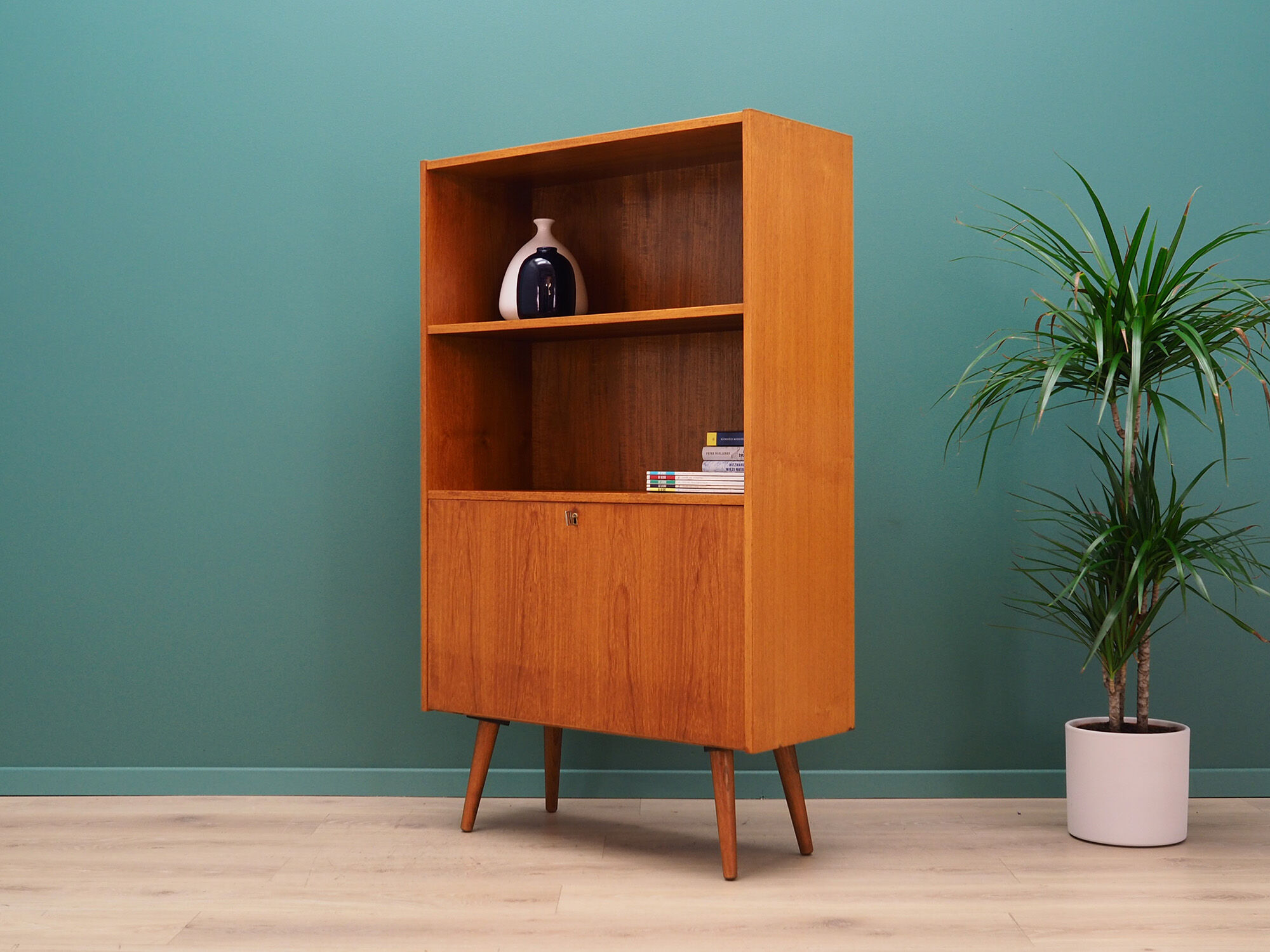 Vintage bookcase 60 70 Scandinavian design