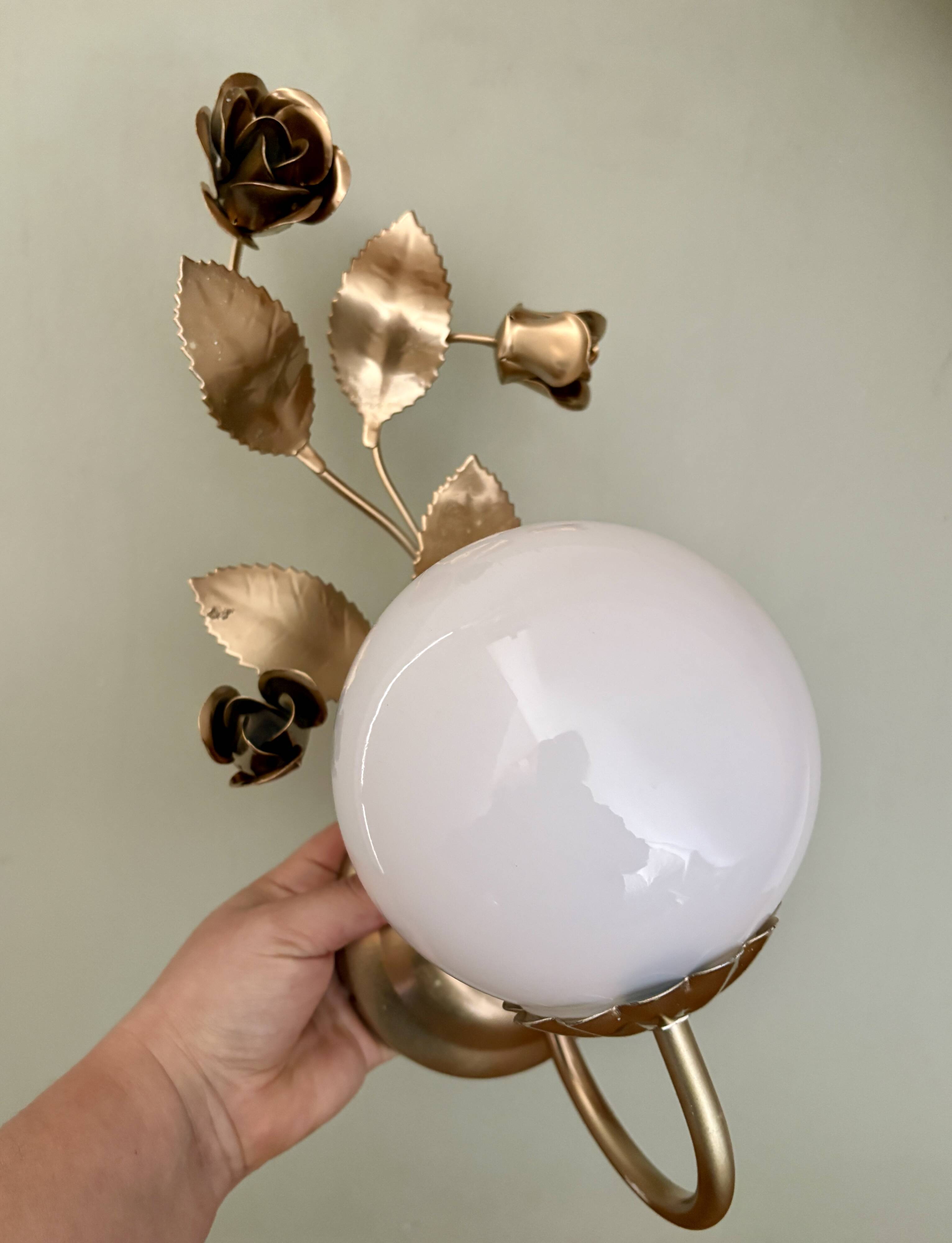 Vintage wall lamp in gold metal and white opaline