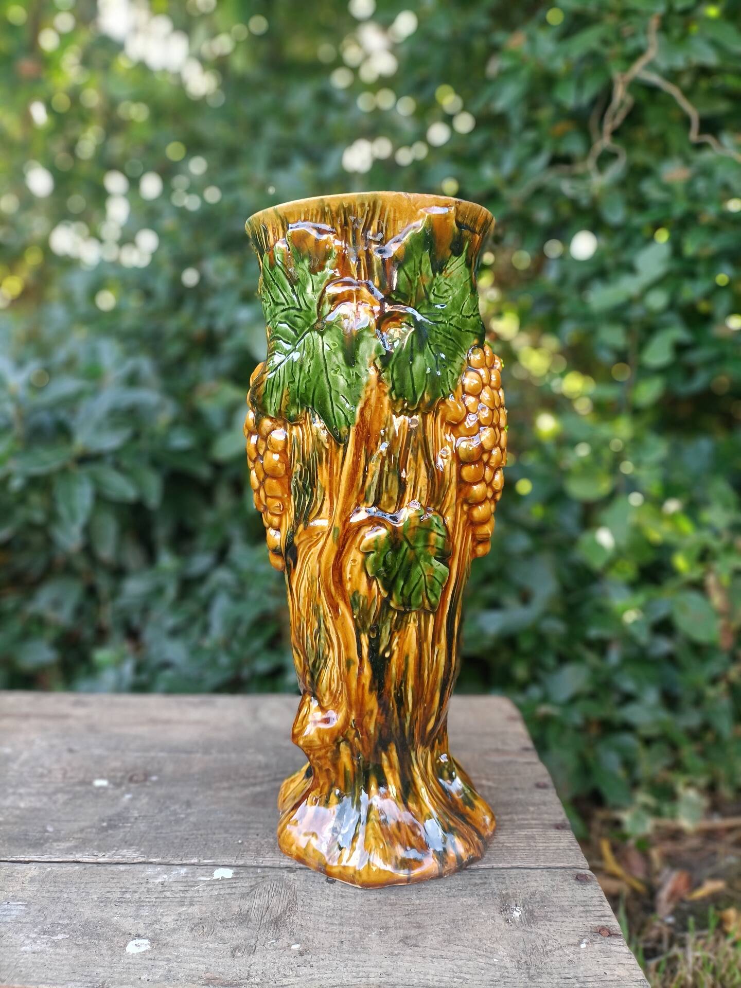 Retro Grapevine Barbotine Vase