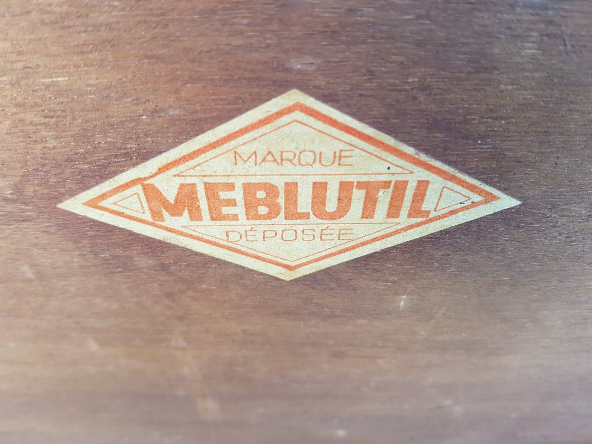 Meblutil game table