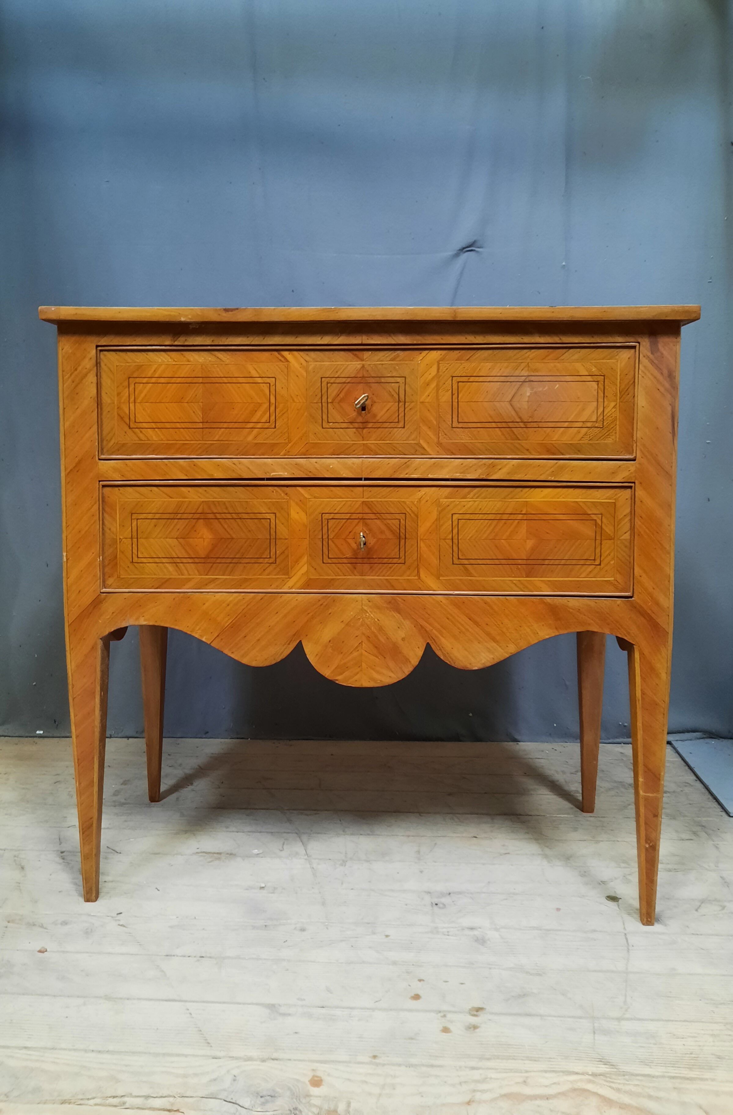 Italian chest of drawers late XVIIIth century
