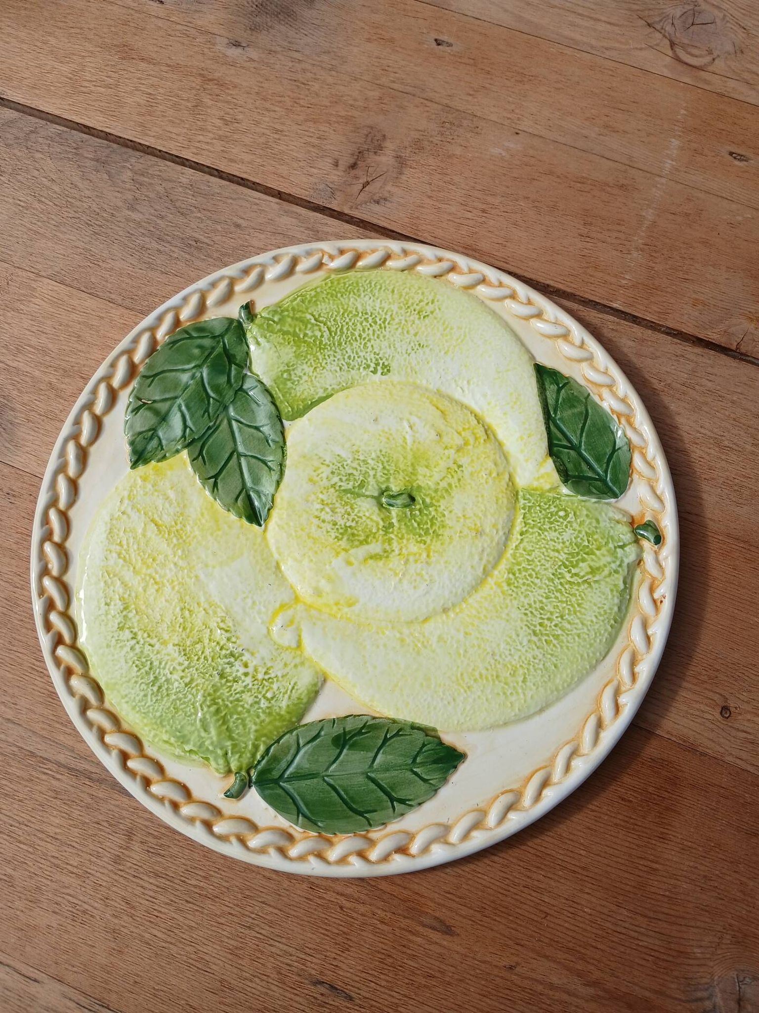 2 plats à tarte en barbotine