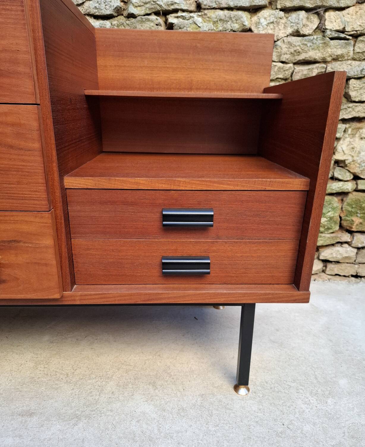 Modernist chest of drawers