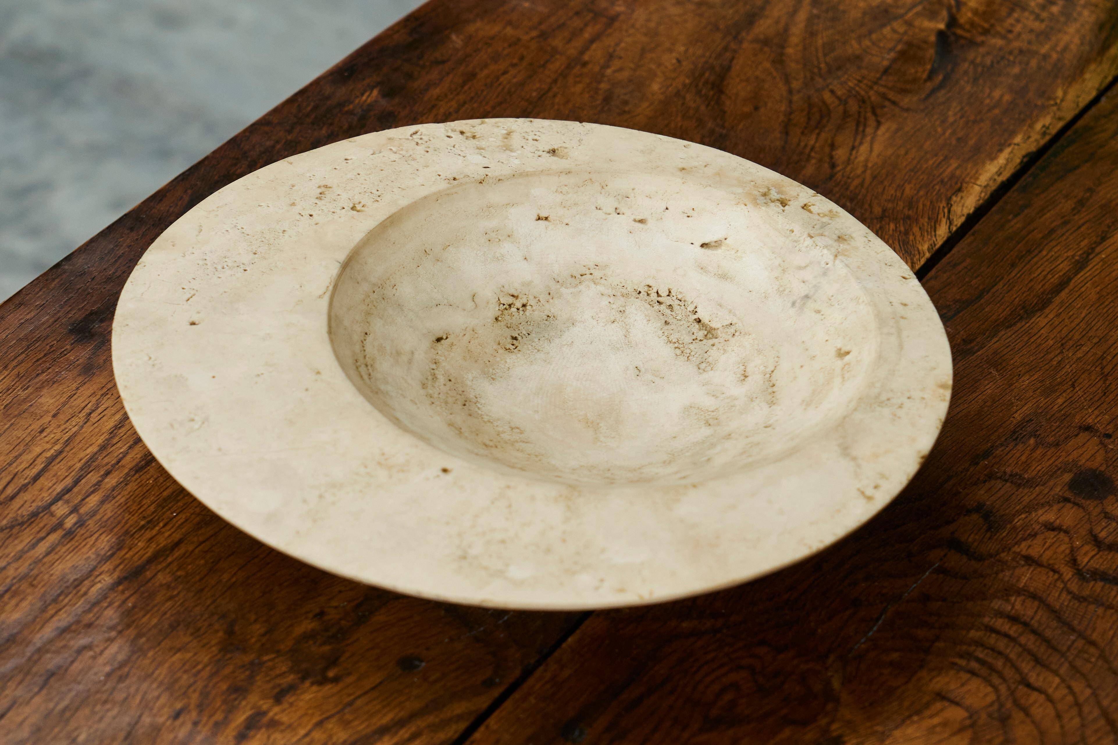 Sculptural cut in travertine