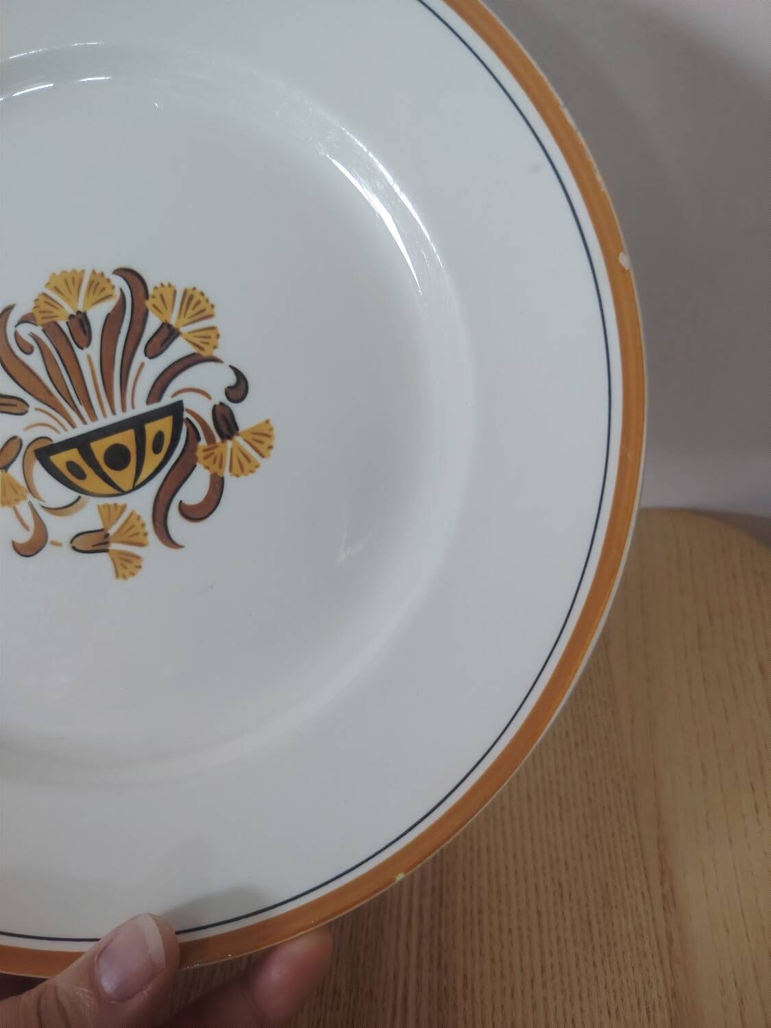 Set of two serving plates from Creil and Montereau