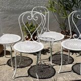Set of 4 19th century wrought iron garden chairs with heart motif