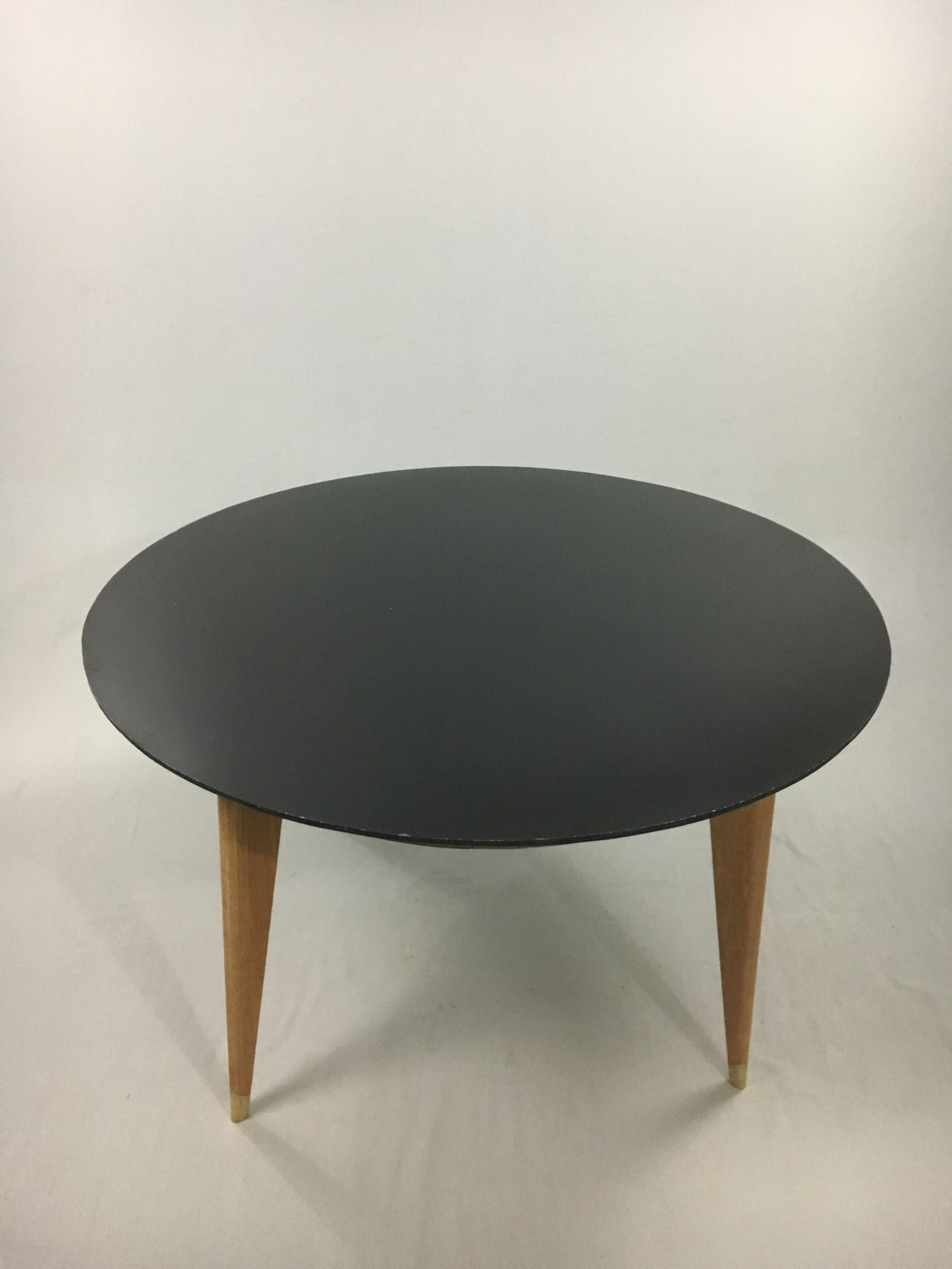 A coffee table of the years 50