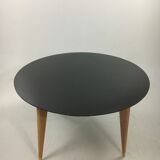 A coffee table of the years 50