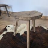 2 tripod stools