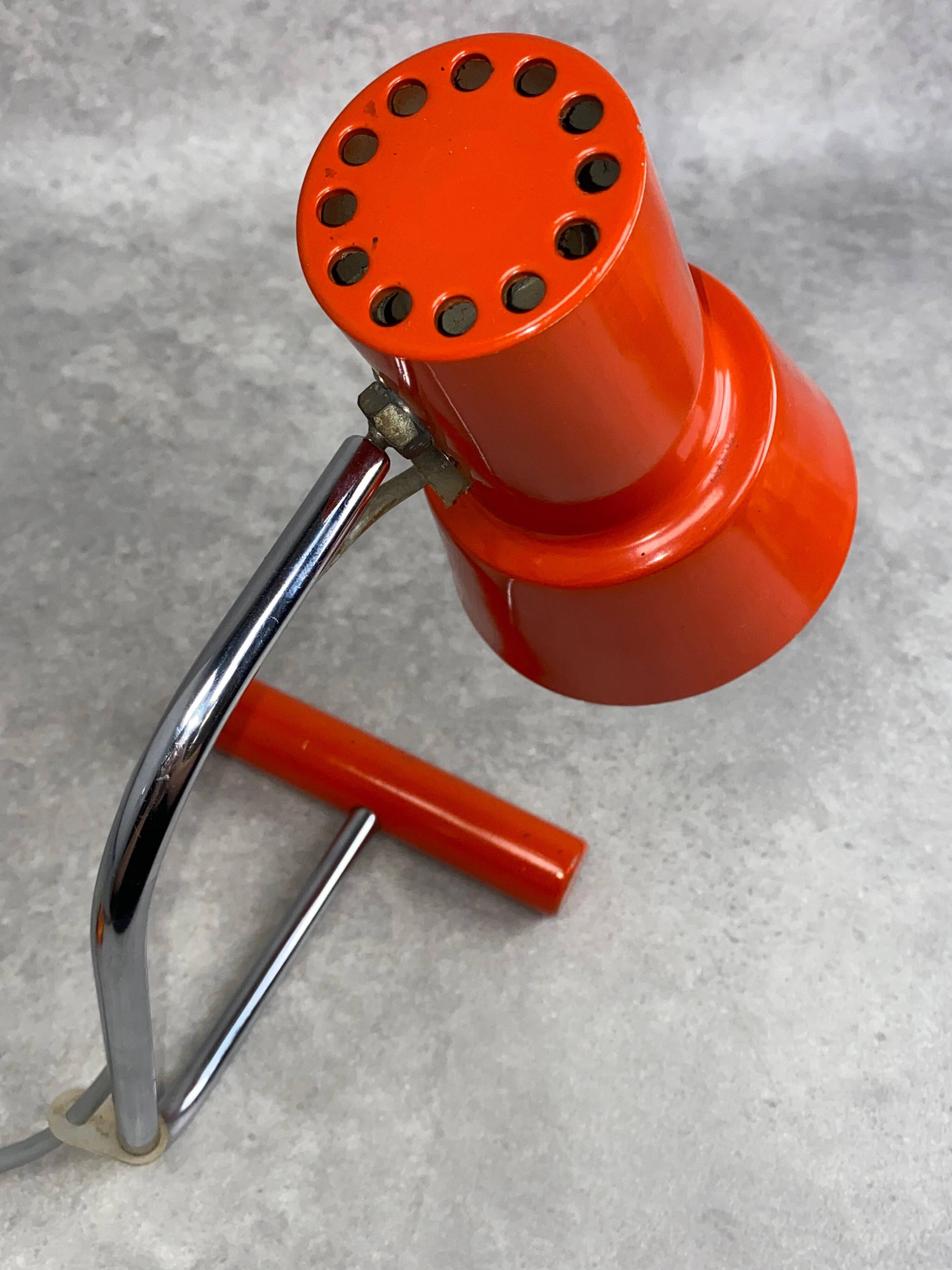 Lampe de bureau rouge modèle 85133 par Josef Hurka
