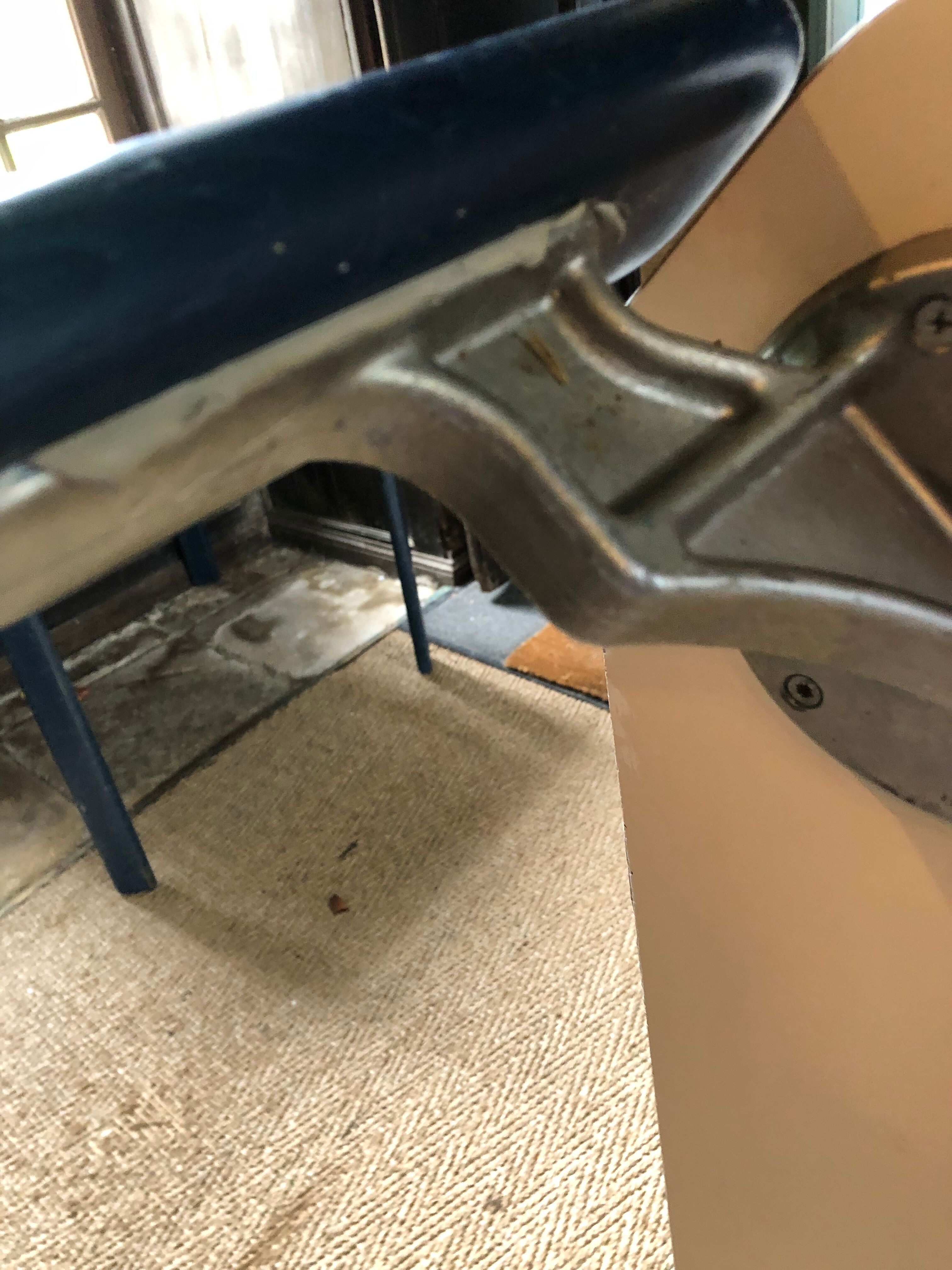 Bruno Rey table for Kush