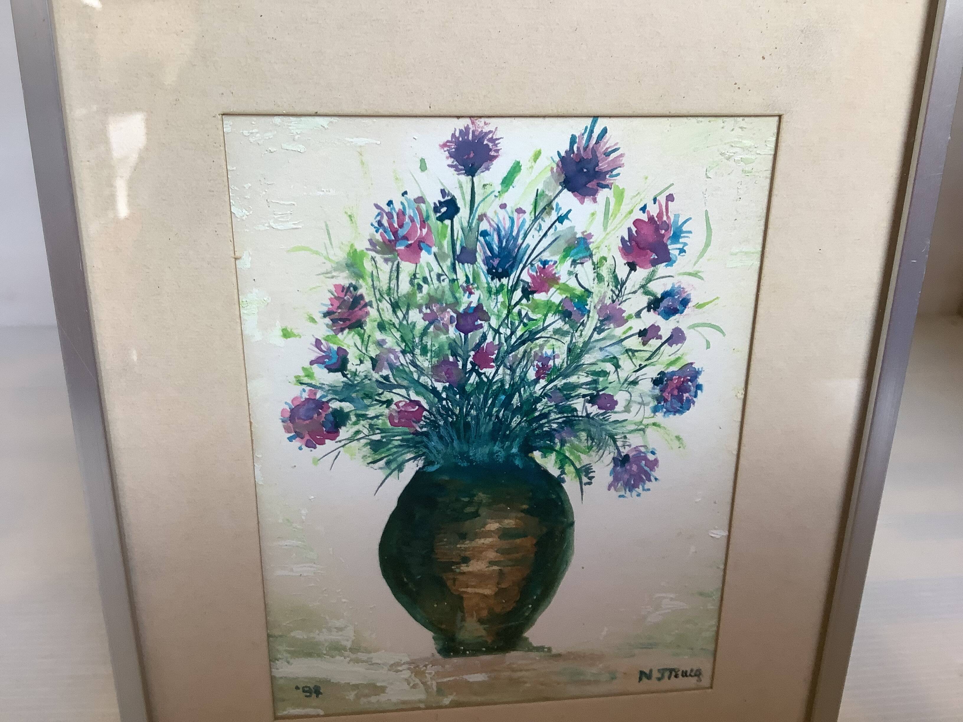 Petit tableau bouquet de fleurs huile sur carton signée