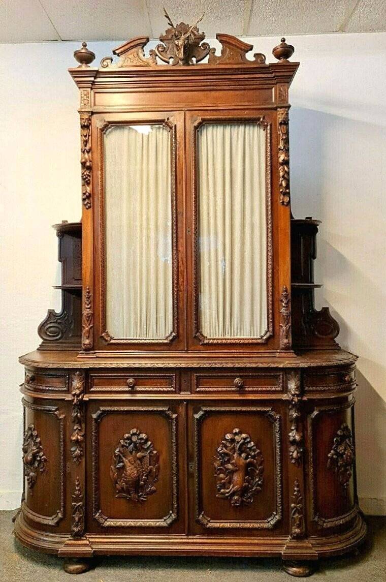 Renaissance castle library in walnut, half-moon shape, circa 1850