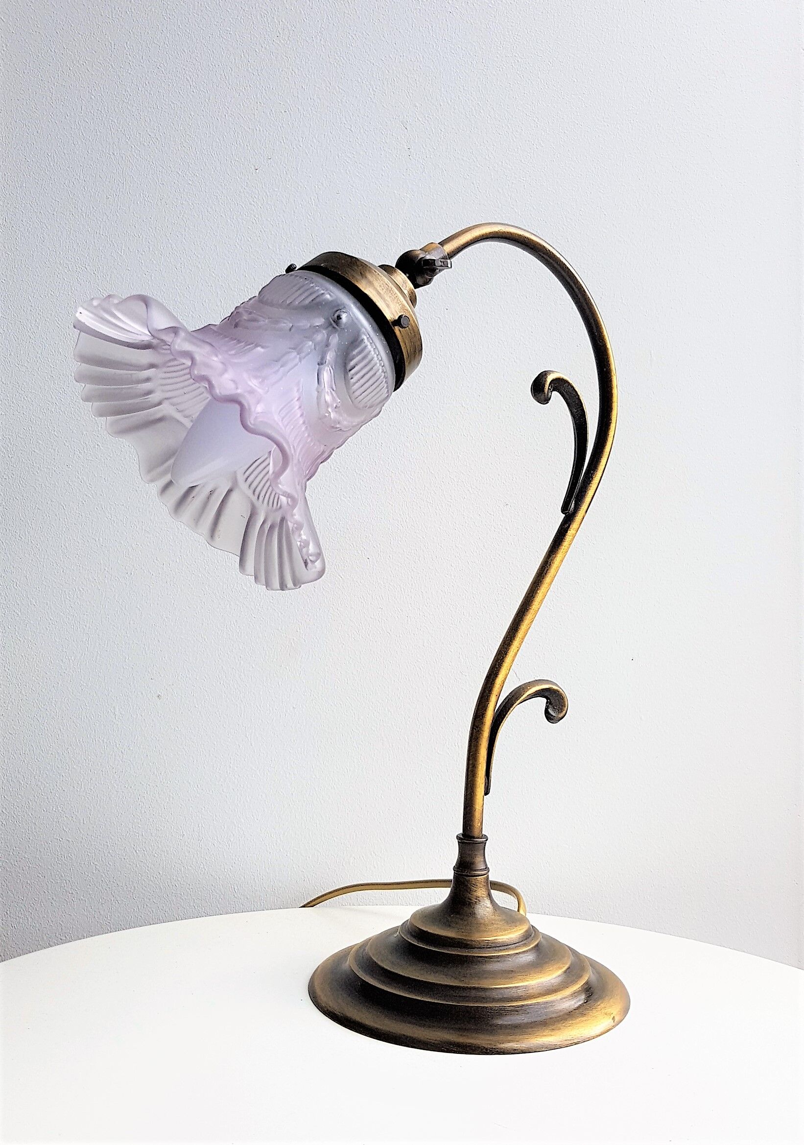 Articulated in brass and frosted glass lamp