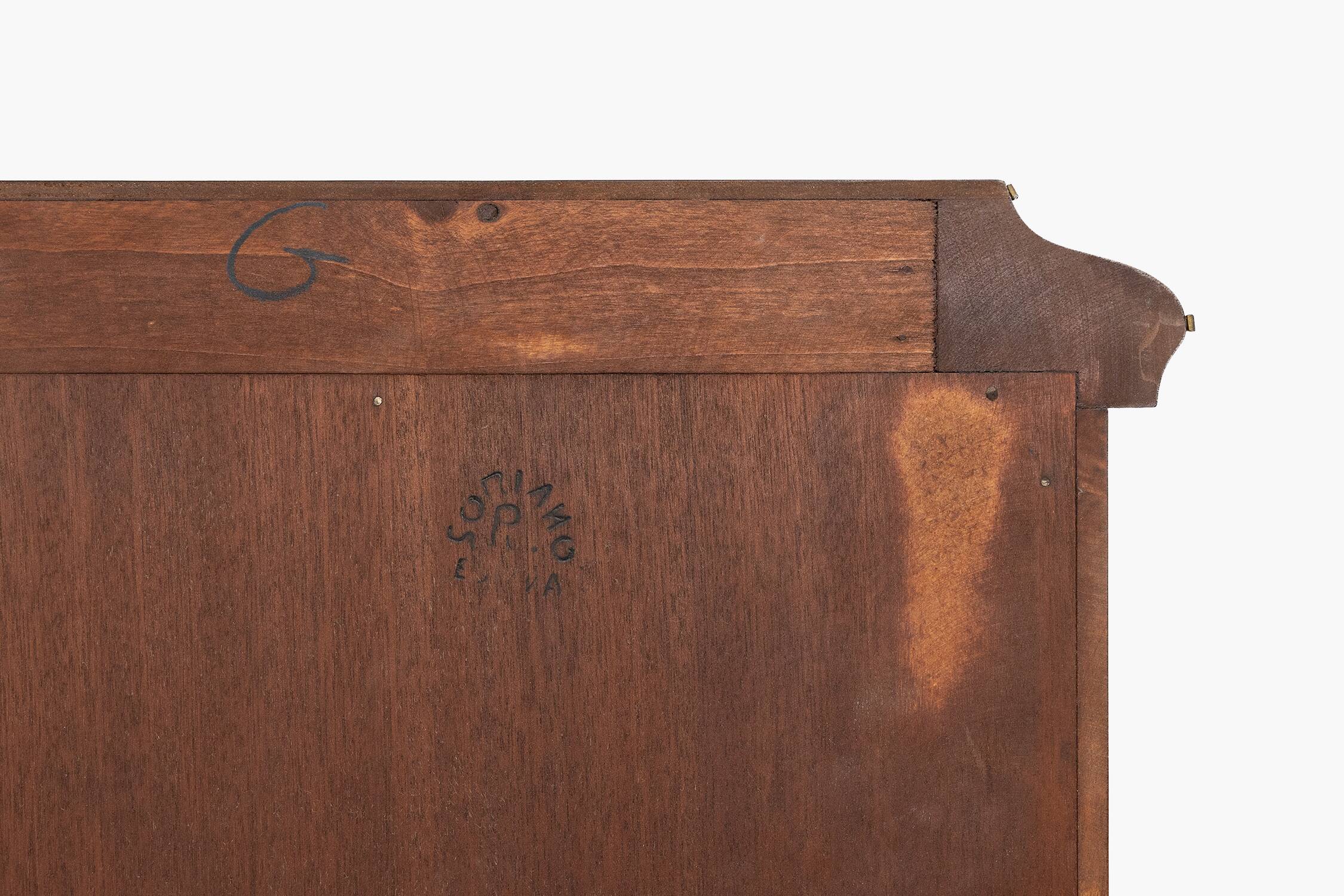 French 20th Century Louis XV style corner display cabinet with arched glass, ca 1950