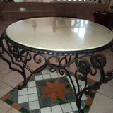 Table basse en fer forgé.