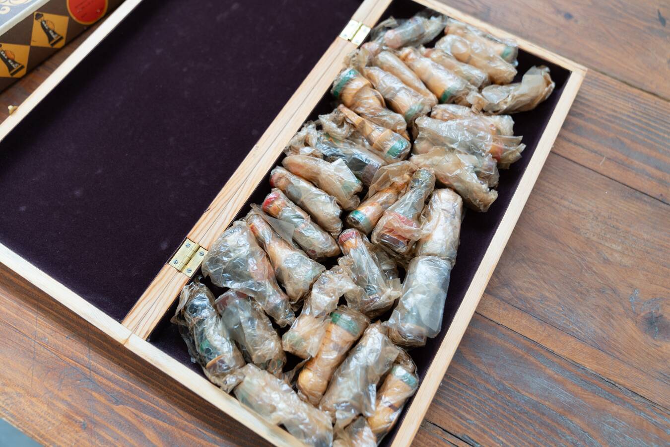 Beech wood chess board, new, with pieces in original box