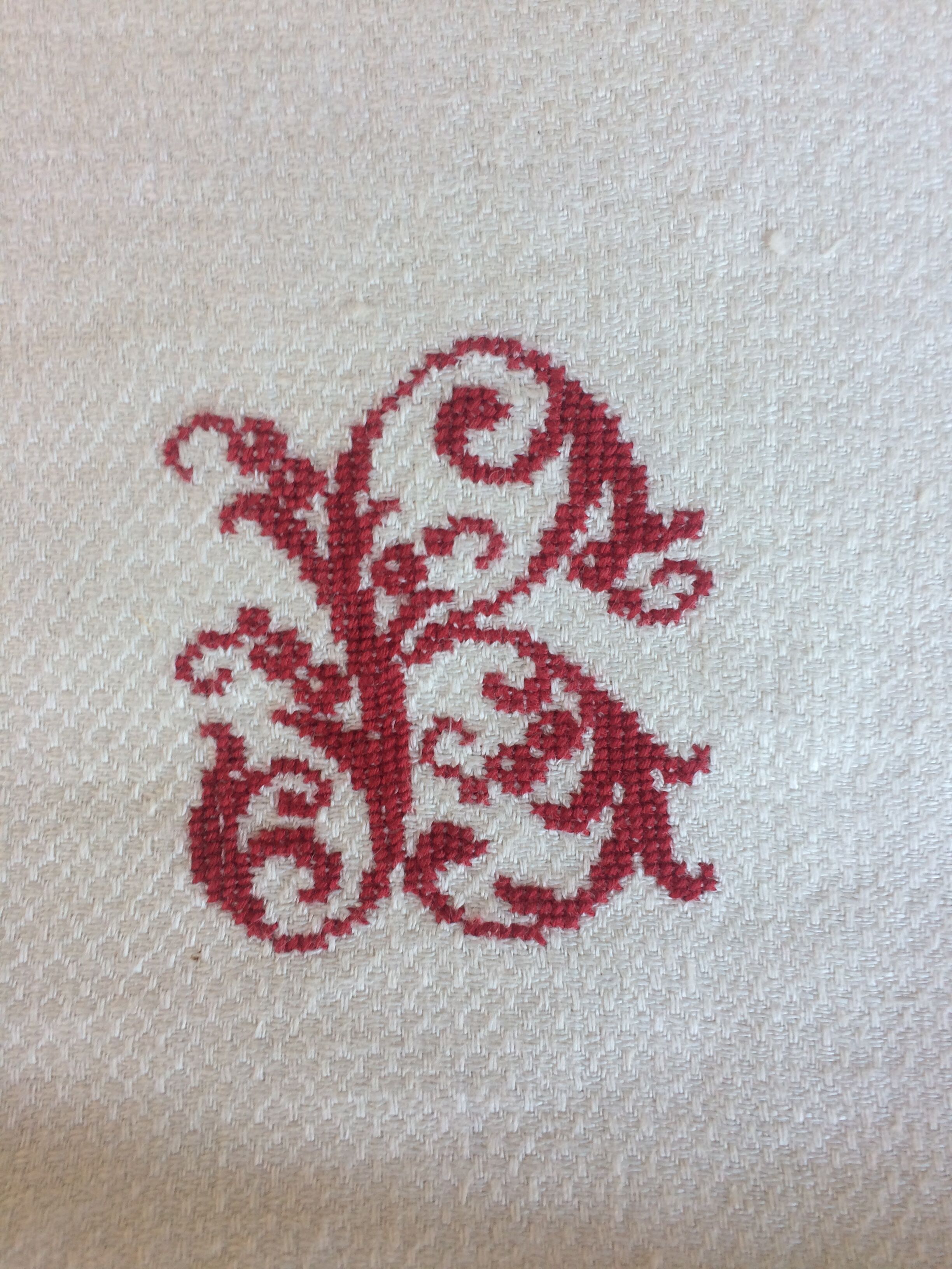 Set of 6 red monogram cotton towels