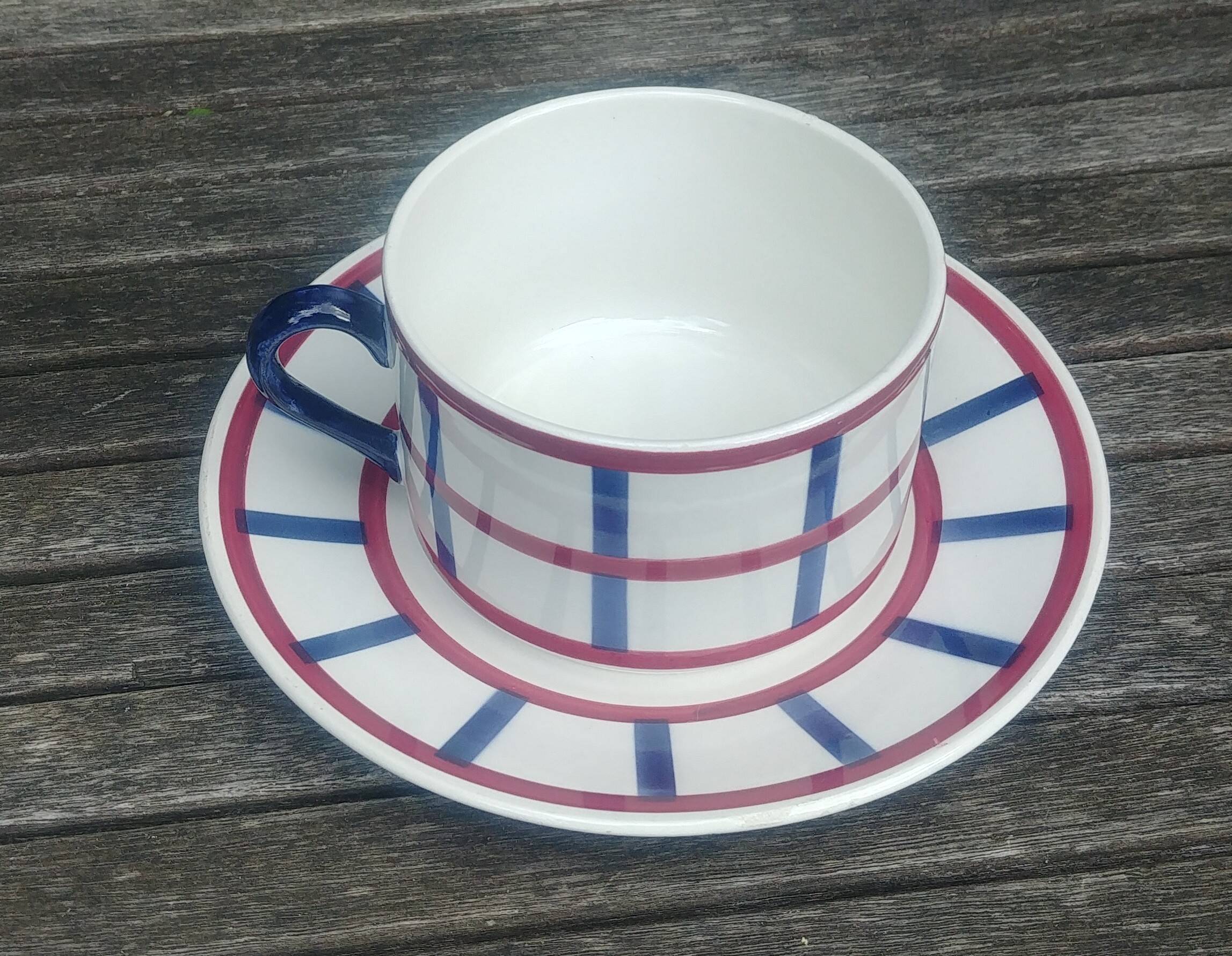 Large cup set and its porcelain sub-cup from Creil & Montereau HBCM model Béarn