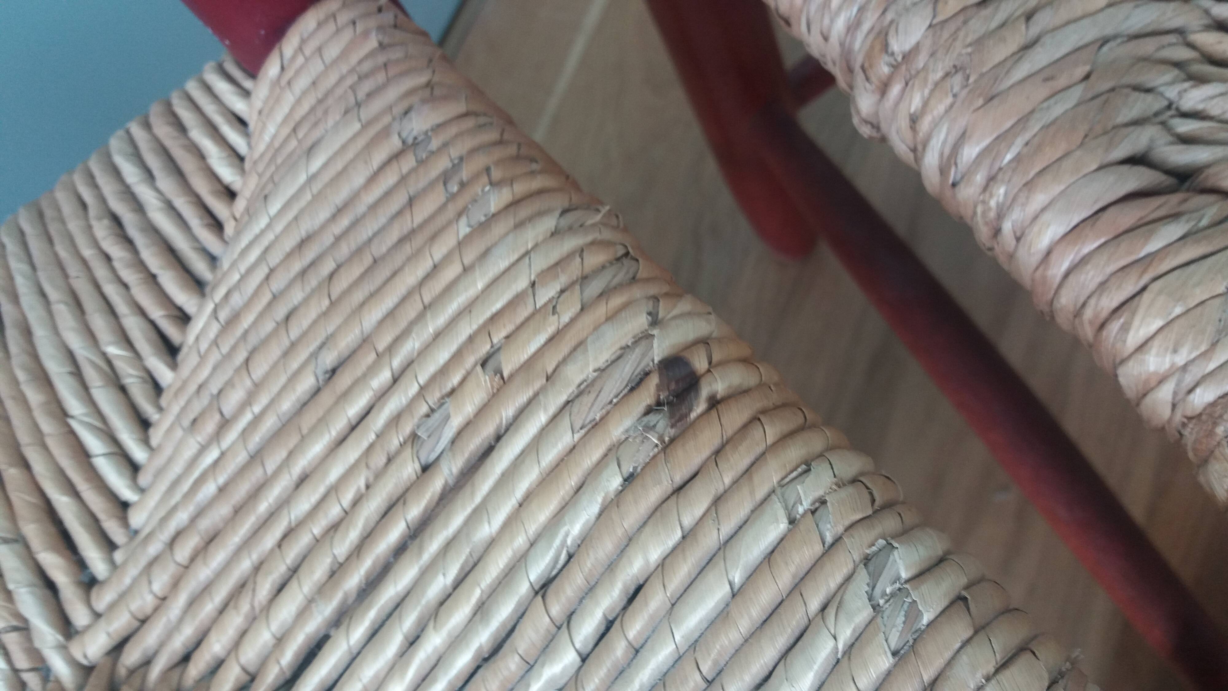Children's straw chairs made of wood and straw.