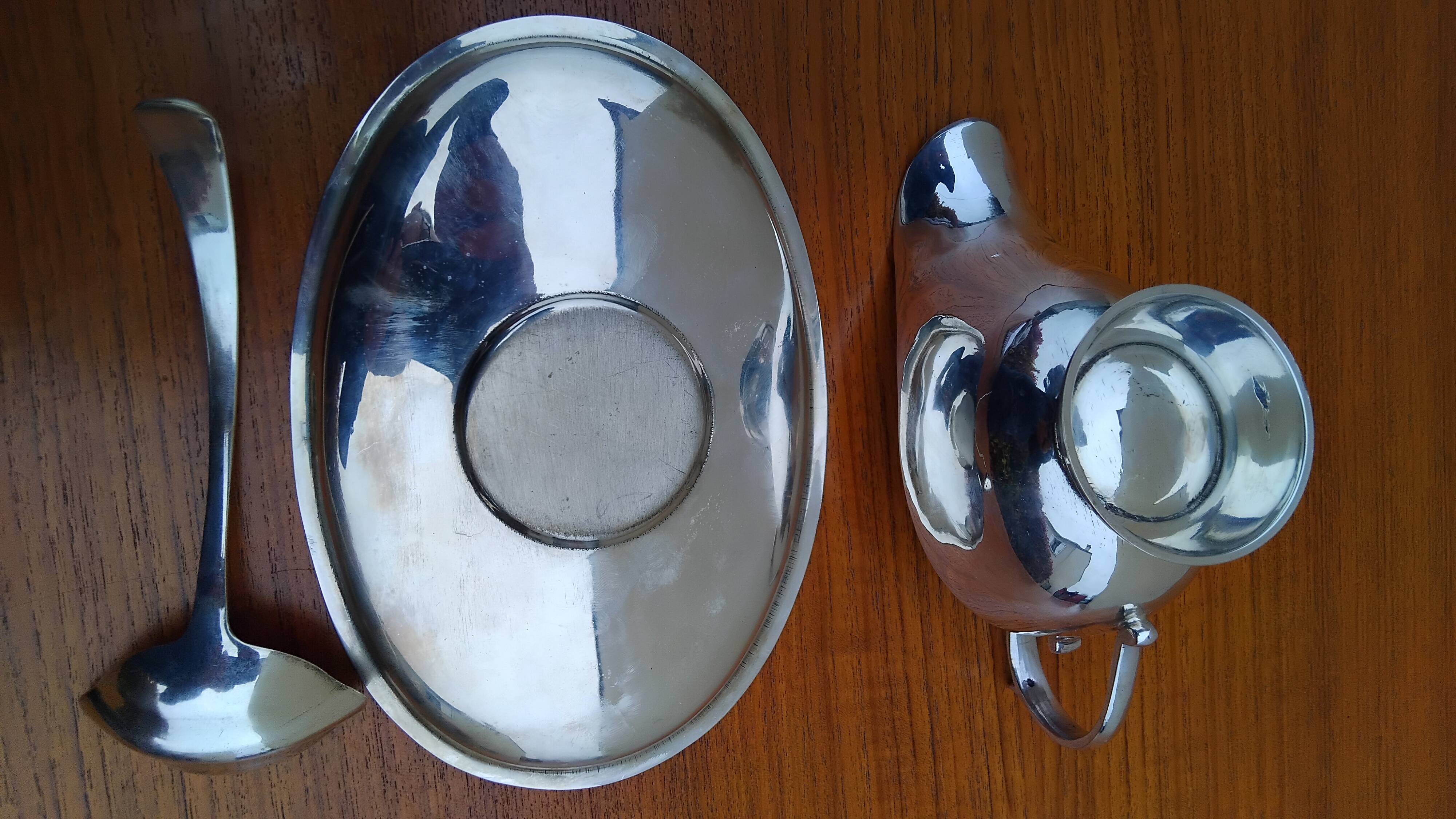 Vintage silver-plated metal sauce boat tableware
