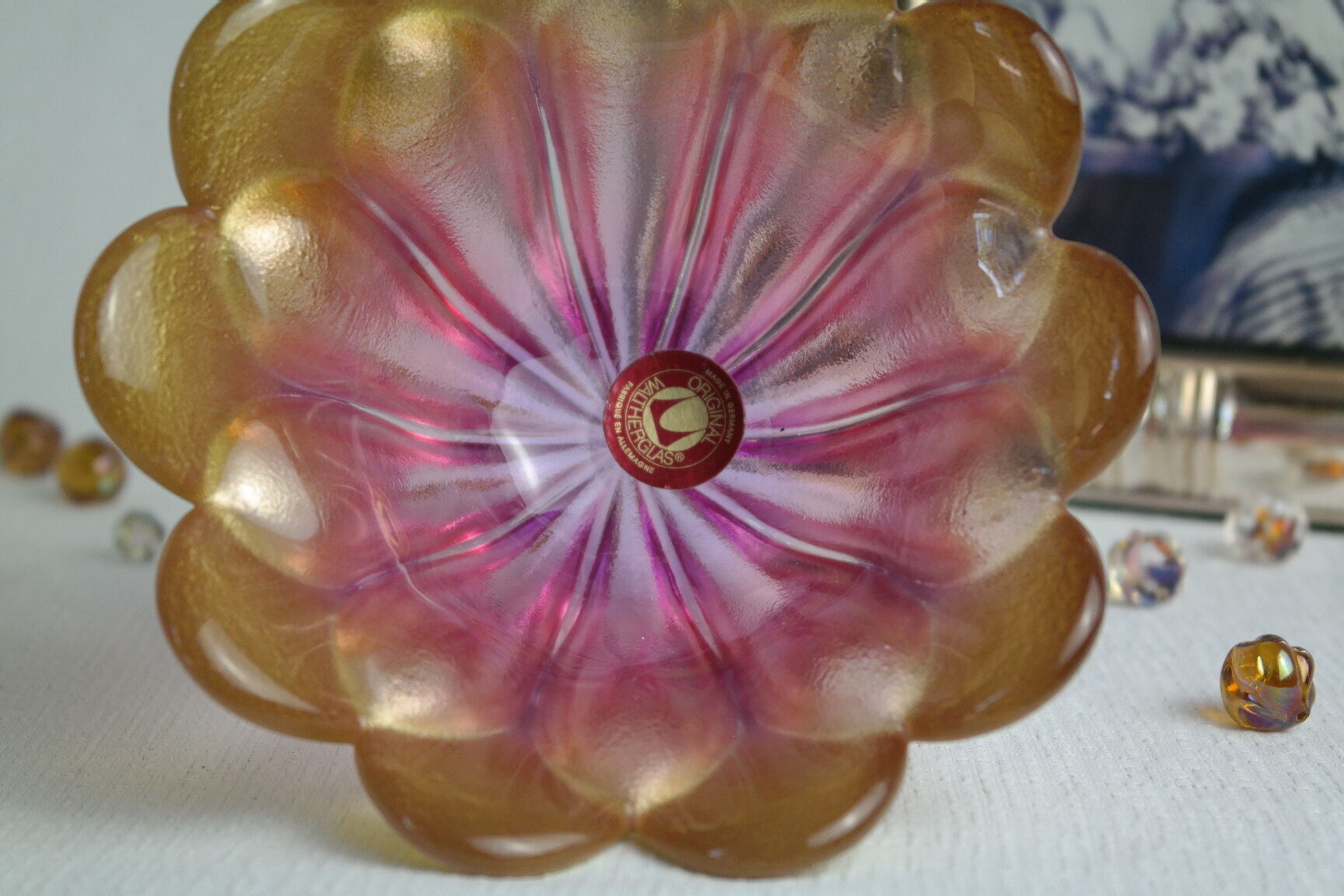 Empty pocket in pink glass paste corolla vintage Germany