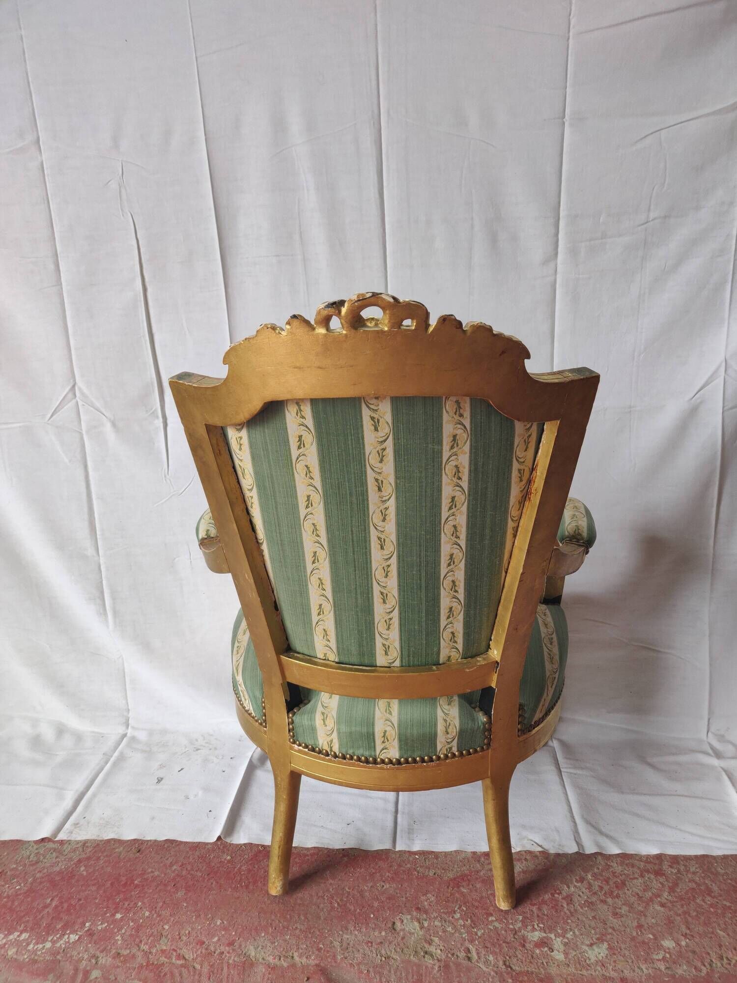 Fauteuil à la reine style Louis XVl bois doré XlXe siècle