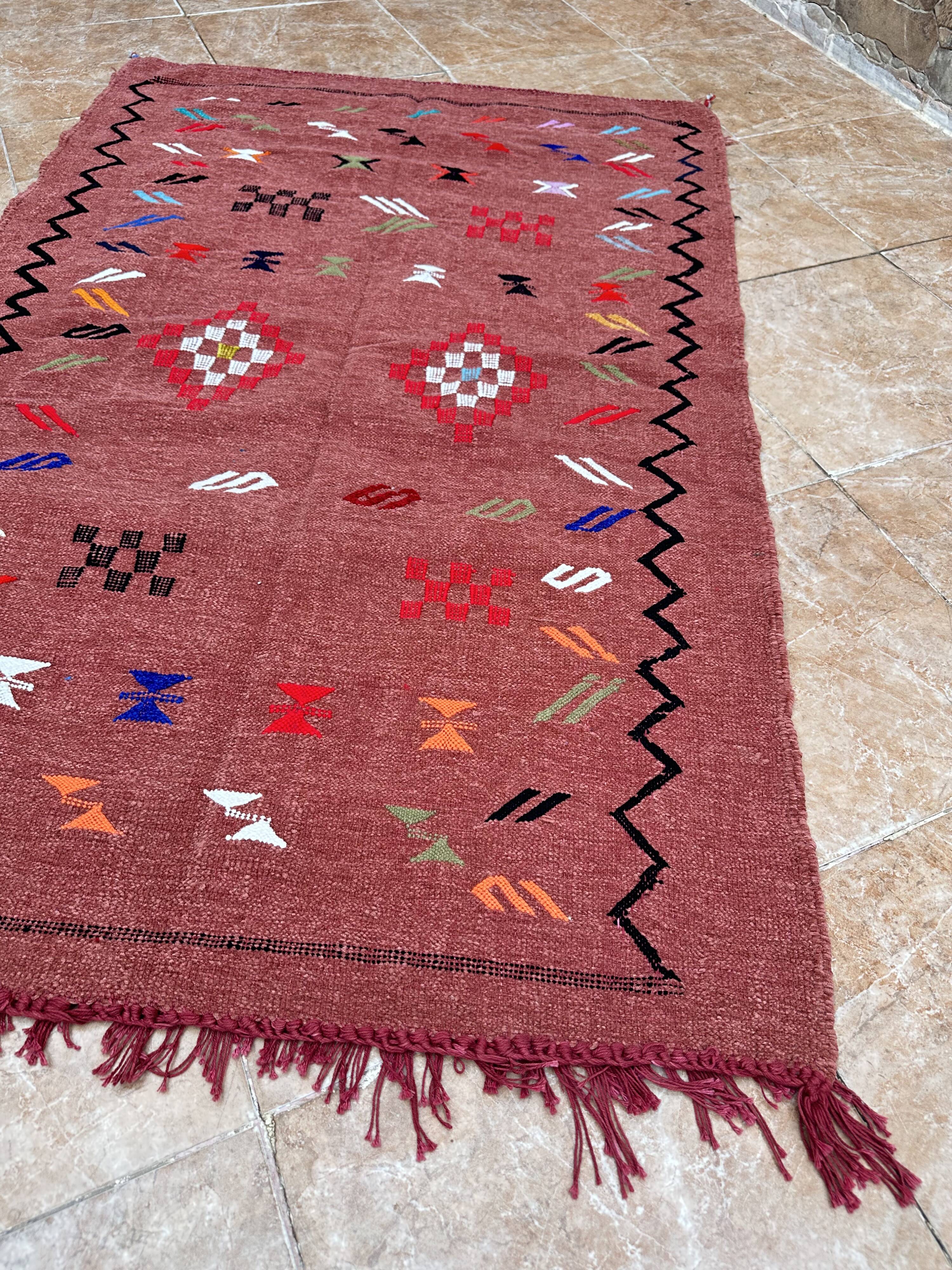 Handmade wool Berber rug: Moroccan Kilim Boho floor rug