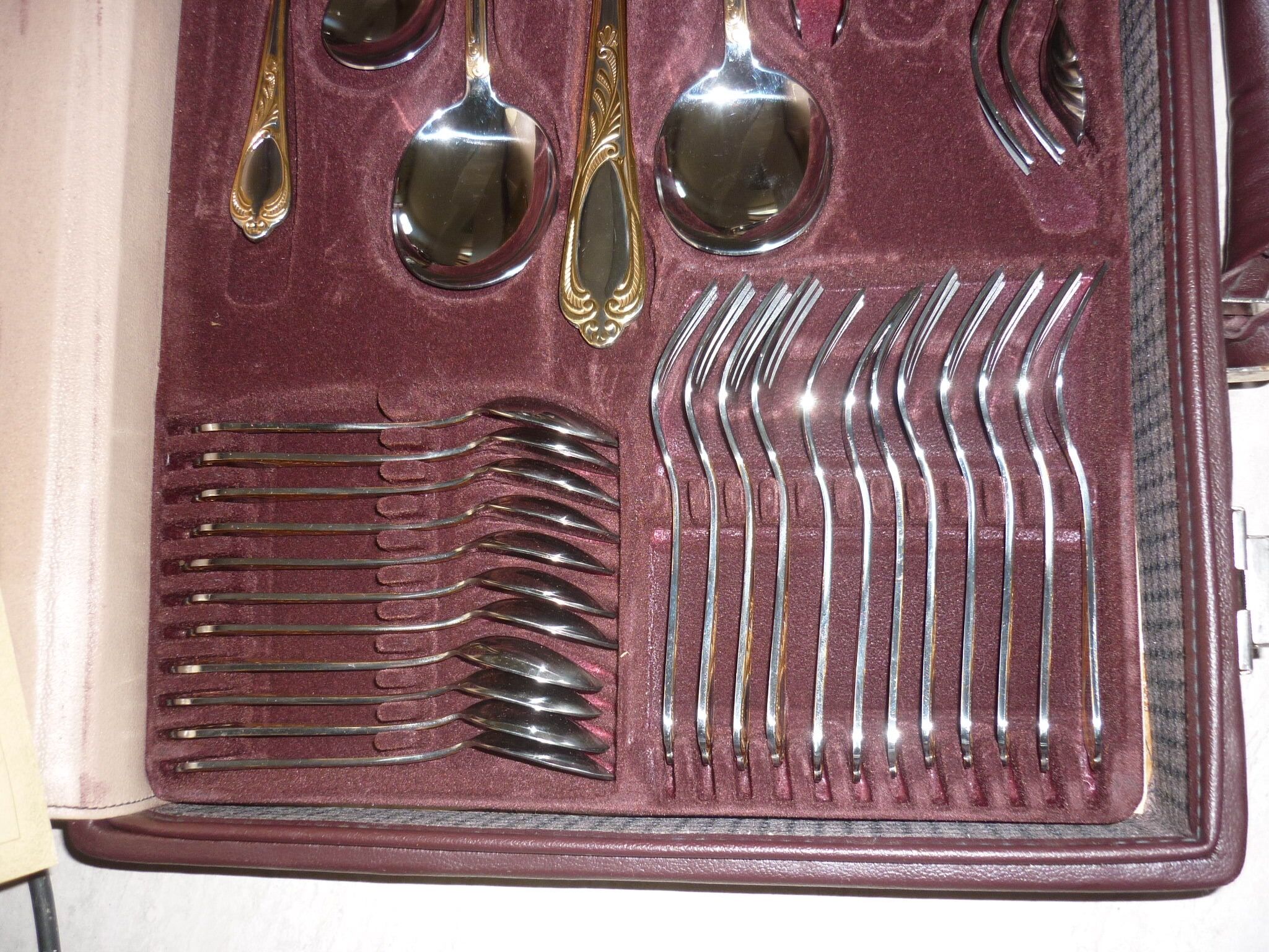 Besteke SBS Solingen housewives case in nickel chrome and gold gold