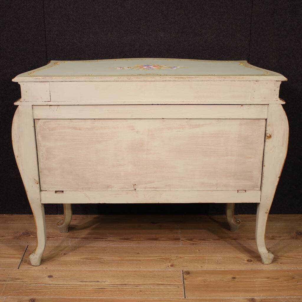 Commode vénitienne laquée, peinte et dorée du XXe siècle