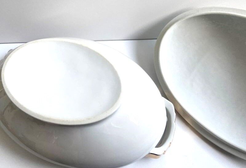 Soup Tureen Vegetable Dish Serving Plate Centrepiece Fine Porcelain Unmarked